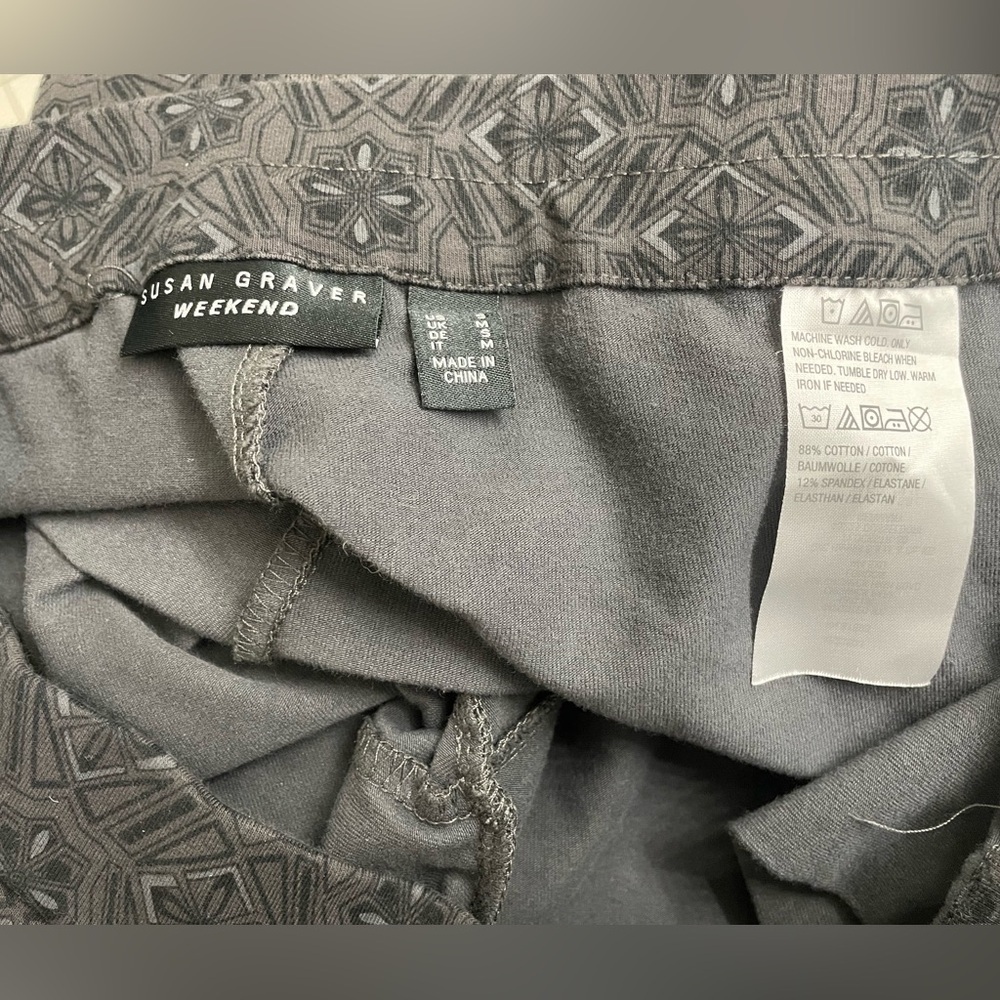 Susan Graver slim leg printed stretch pants - Picture 3 of 11